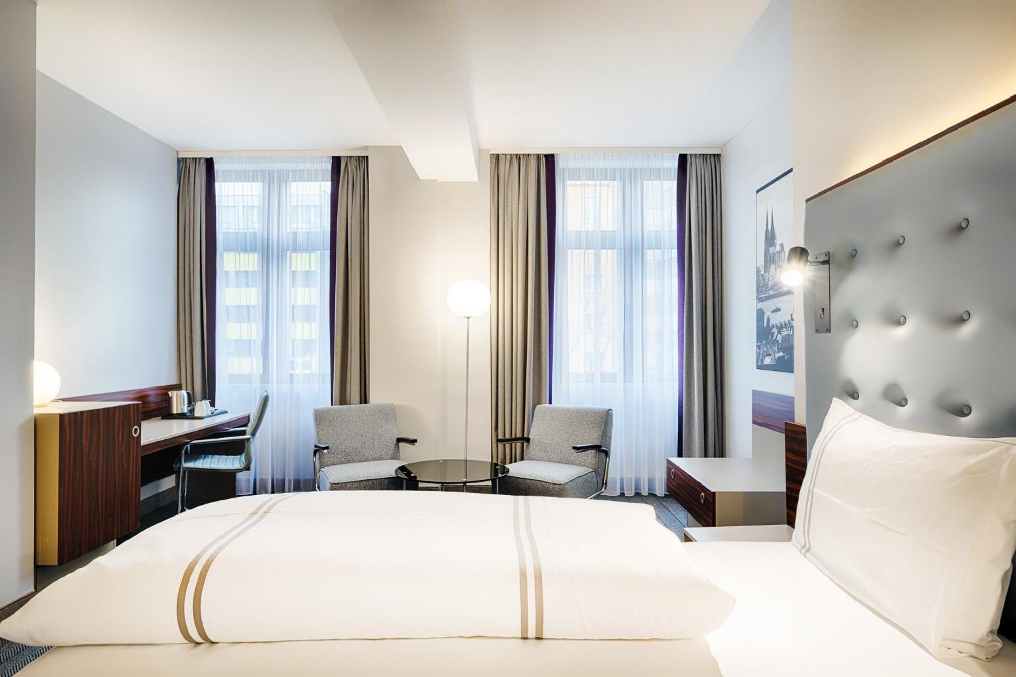 Hotel Premier Mediapark 3*